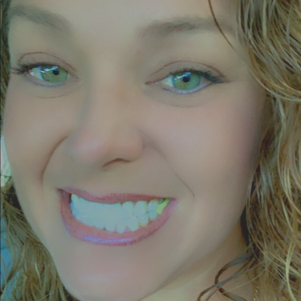 Meet your Posher, Andrea